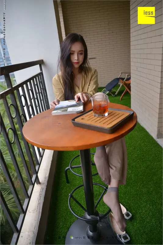 2018.04.15 丝足便当218:《小羽、船袜、短丝和平底鞋》小羽 - IESS
